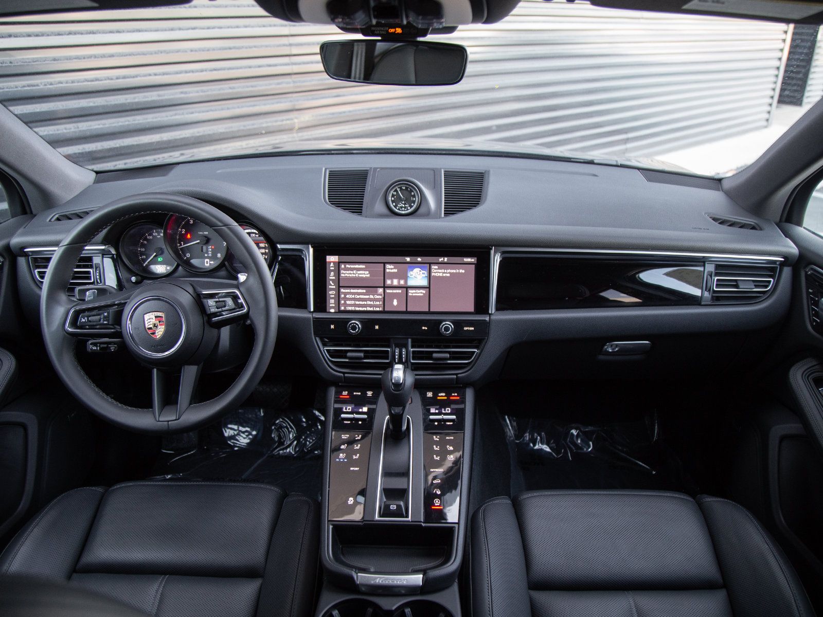 Certified 2026 Porsche Macan AWD/4WD image 13