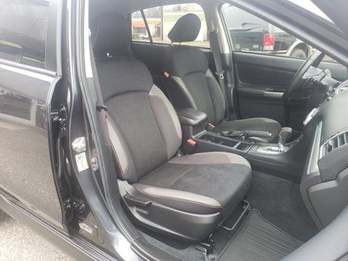 Used 2017 Subaru Crosstrek 2.0i Premium image 9