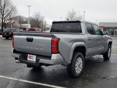Used 2025 Toyota Tacoma SR5 image 4