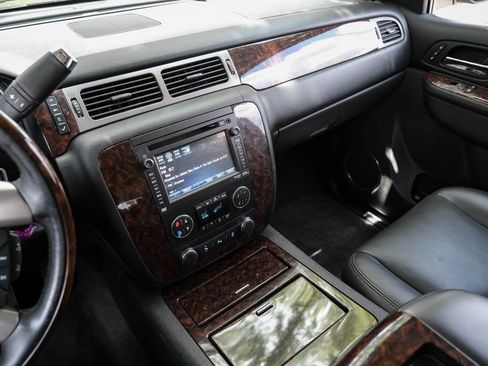 Used 2013 GMC Yukon XL Denali AWD/4WD image 35