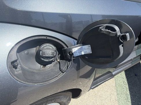 Used 2018 Volkswagen Beetle 2.0T FWD image 18