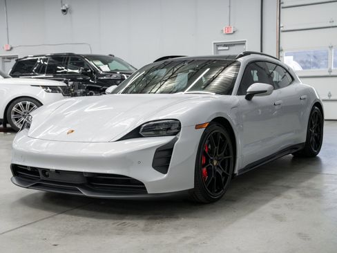 Used 2022 Porsche Taycan GTS AWD/4WD image 5