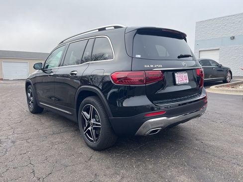 Used 2026 Mercedes-Benz GLB 250 4MATIC image 8