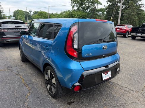 Used 2016 Kia Soul + w/ Designer's Package FWD image 8