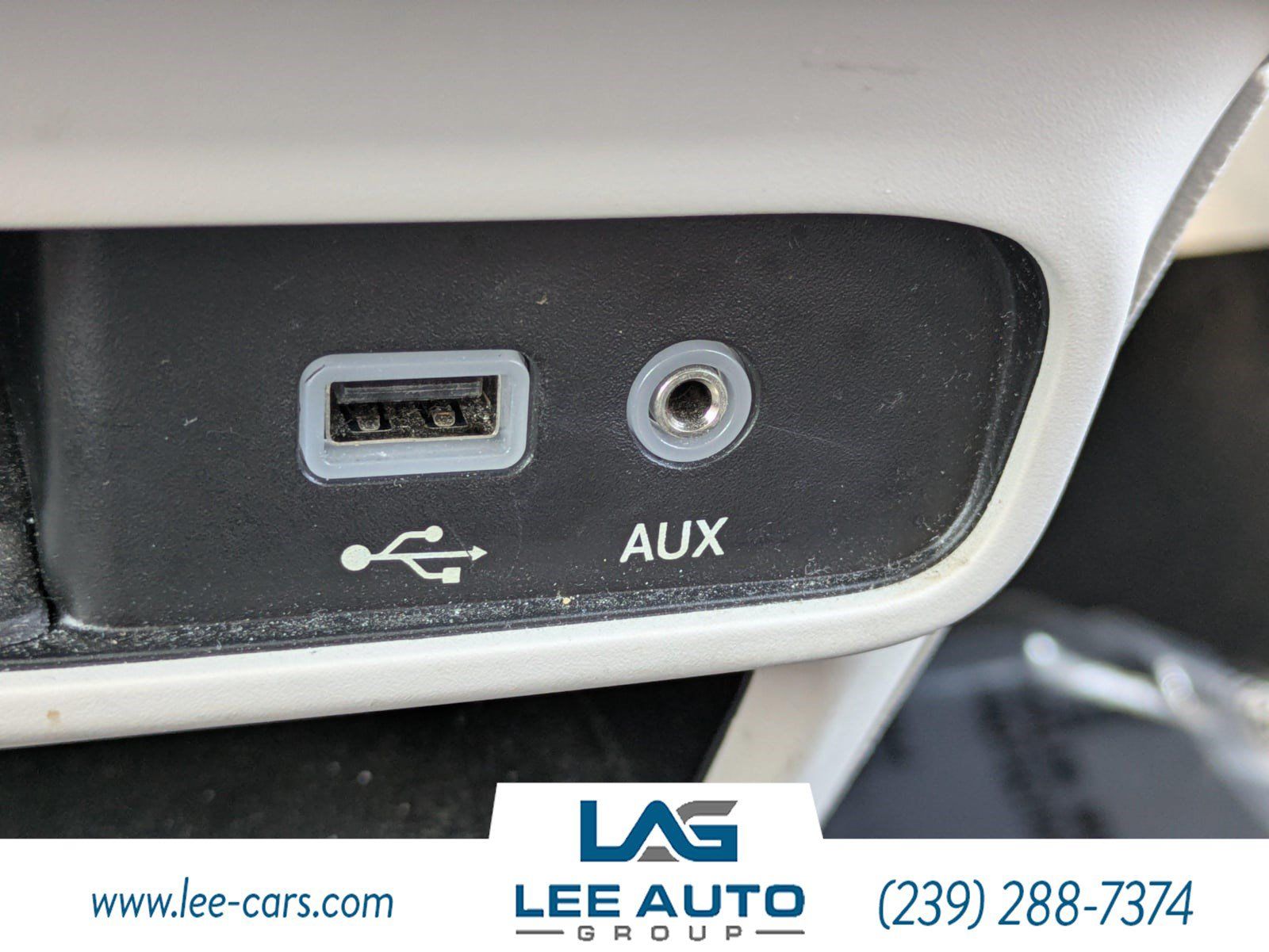 Used 2019 Chrysler Pacifica Touring-L FWD image 27