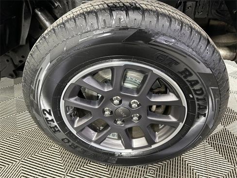 Certified 2020 Jeep Gladiator Overland w/ Cold Weather Group image 5