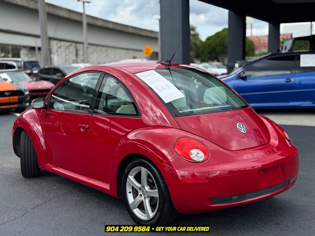 Used 2010 Volkswagen Beetle Coupe FWD image 5
