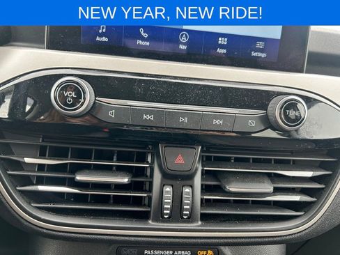 Used 2021 Ford Escape SE w/ SE Sport Appearance Package image 17