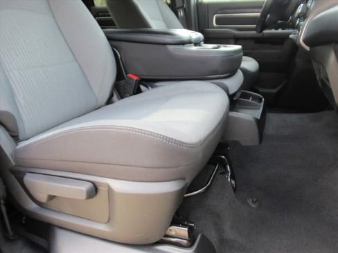 Used 2024 RAM 2500 Big Horn w/ Bed Utility Group image 11