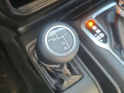 Used 2018 Jeep Wrangler Sport AWD/4WD image 20