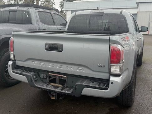 Used 2020 Toyota Tacoma TRD Off-Road w/ TRD Premium Off Road Package image 4