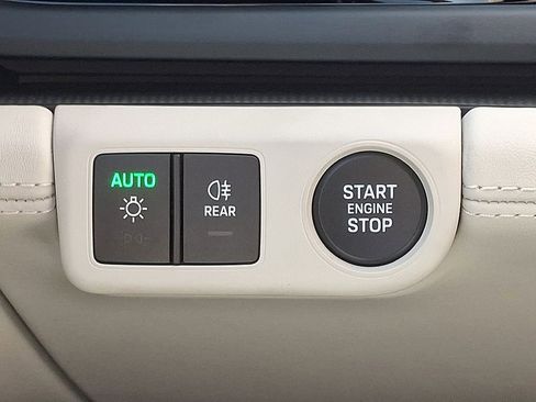 Used 2025 Porsche Panamera 4 image 25