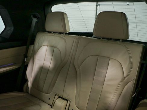 Used 2022 BMW X7 xDrive40i w/ Cold Weather Package image 26