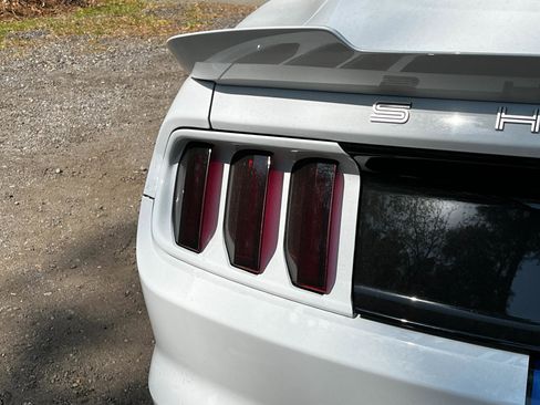 Used 2016 Ford Mustang Shelby GT350 w/ Technology Package image 16