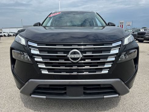 Used 2025 Nissan Rogue SL w/ Tech Package AWD/4WD image 11