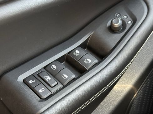 Used 2023 Jeep Grand Cherokee L Laredo image 26