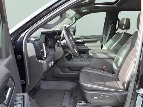Used 2024 GMC Sierra 2500 AT4X image 25