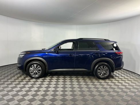 Used 2024 Nissan Pathfinder SV w/ Lighting Package (N92) image 11