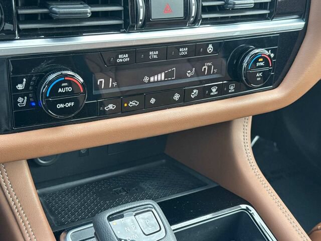 Used 2024 Nissan Pathfinder Platinum AWD/4WD image 25