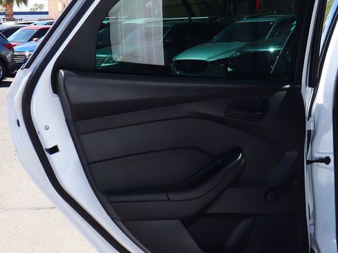 Used 2017 Ford Focus S image 32