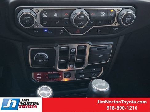 Used 2022 Jeep Wrangler Unlimited Rubicon 4xe w/ Cold Weather Group AWD/4WD image 20