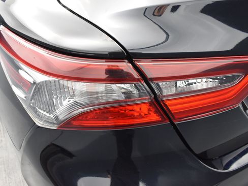 Used 2021 Toyota Camry LE FWD image 8