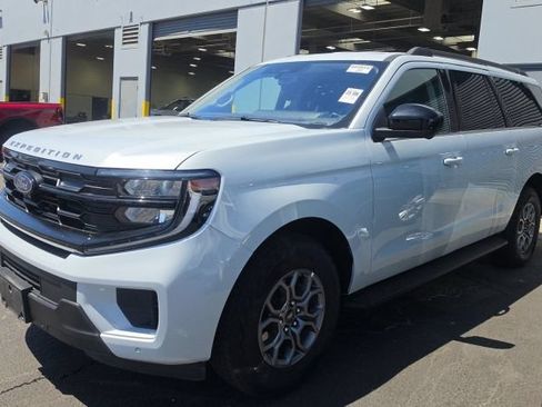 Used 2025 Ford Expedition Max Active RWD image 1