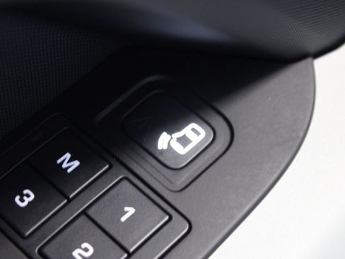 Used 2022 Land Rover Defender 110 XS Edition image 18