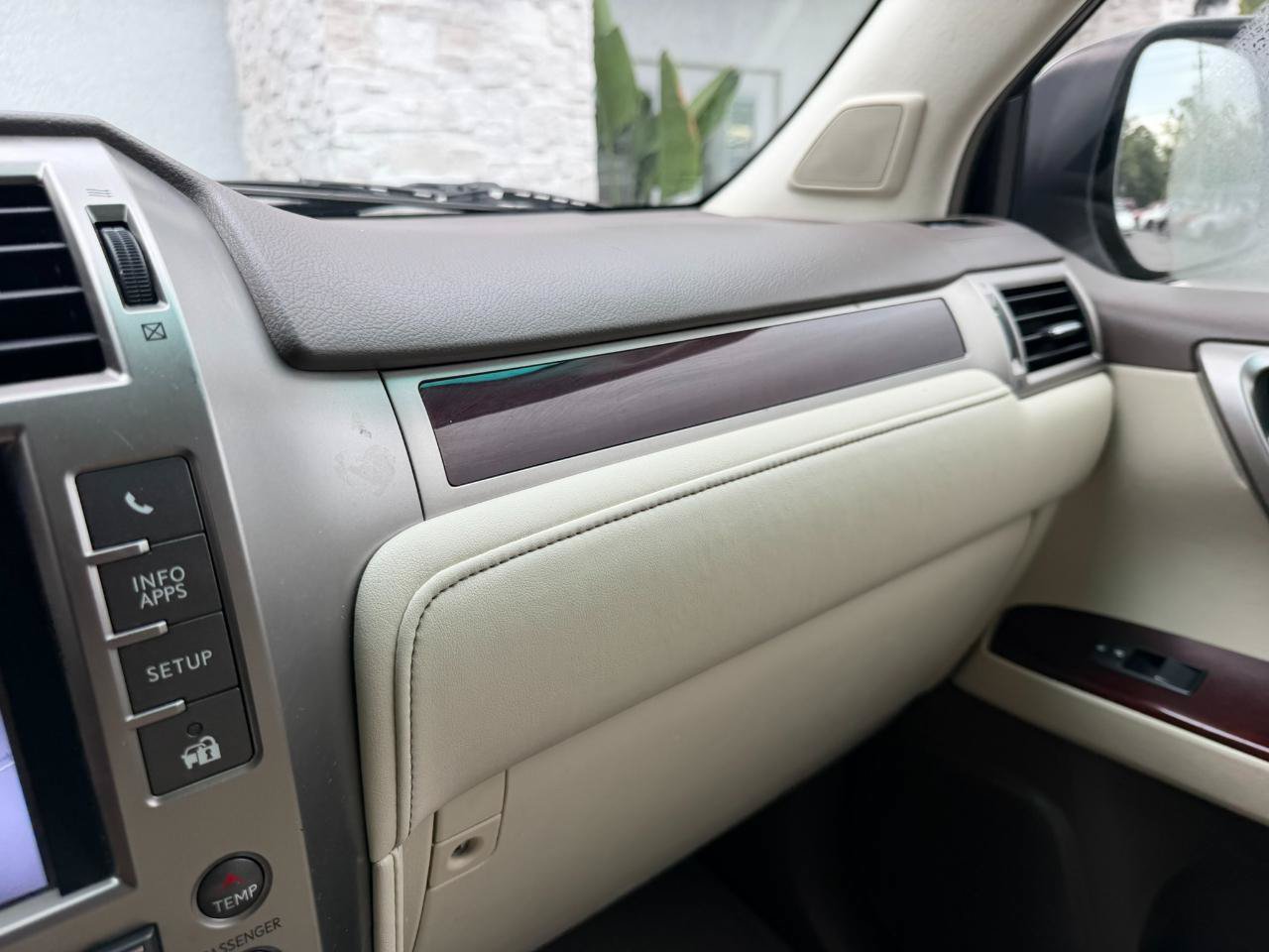 Used 2017 Lexus GX 460 Luxury w/ Preferred Accessory Package AWD/4WD image 37