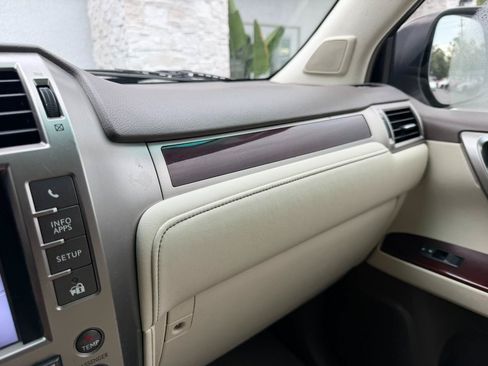 Used 2017 Lexus GX 460 Luxury w/ Preferred Accessory Package AWD/4WD image 37