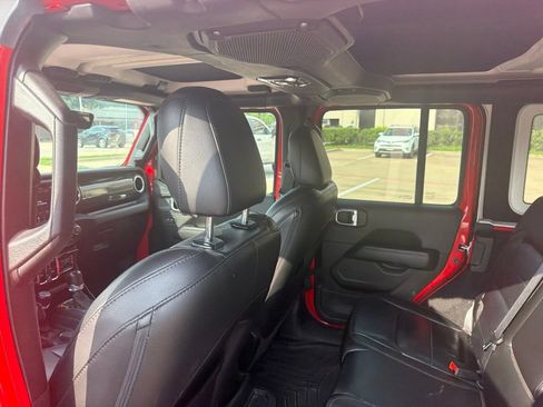 Used 2021 Jeep Wrangler Unlimited Sahara AWD/4WD image 19