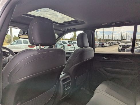 Used 2024 Jeep Grand Cherokee Laredo X w/ Luxury Tech Group I image 19