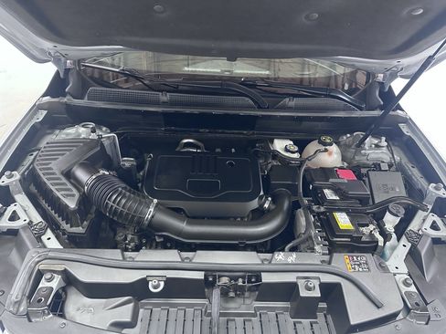 Used 2023 GMC Acadia SLT FWD image 70