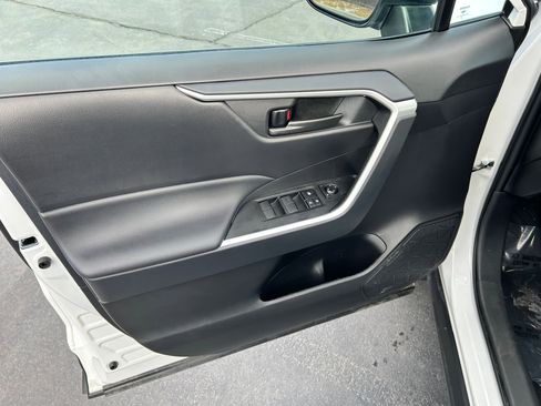 Certified 2025 Toyota RAV4 LE image 9