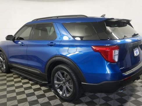 Used 2021 Ford Explorer XLT w/ Equipment Group 202A AWD/4WD image 5