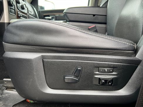 Used 2017 RAM 3500 Laramie image 12