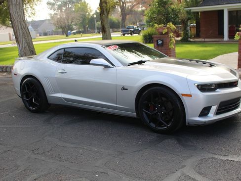 Used 2015 Chevrolet Camaro SS w/ RS Package image 32