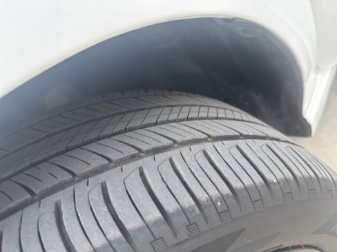 Used 2025 Toyota Camry SE image 18