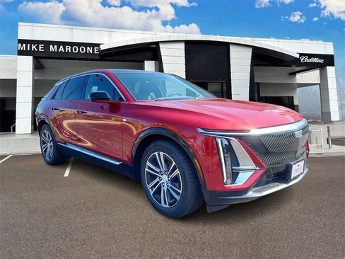 New 2025 Cadillac Lyriq Luxury image 2