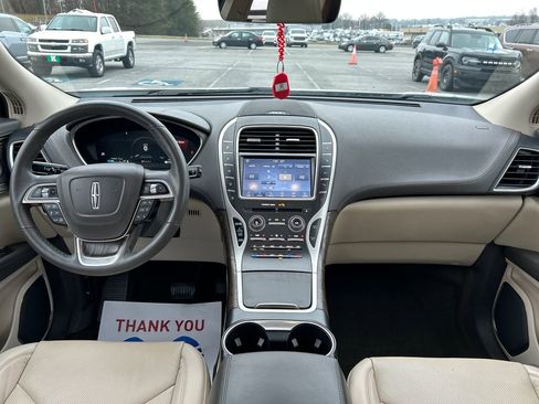 Used 2019 Lincoln Nautilus Reserve image 17