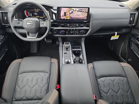 New 2026 Nissan Pathfinder Platinum AWD/4WD image 18