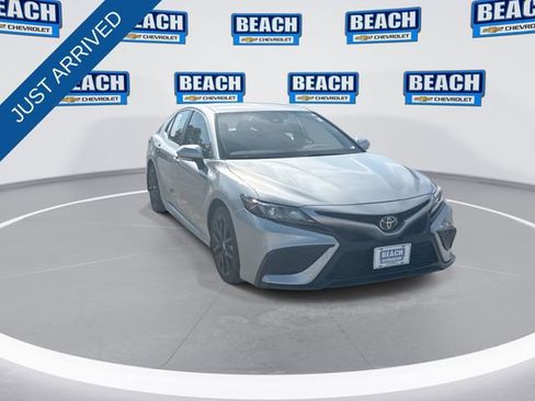 Used 2024 Toyota Camry SE image 2