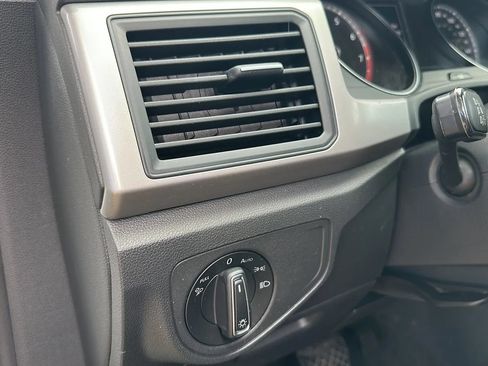 Used 2021 Volkswagen Atlas SE FWD image 45