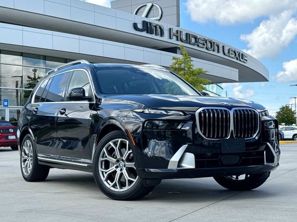 Used 2024 BMW X7 xDrive40i w/ Premium Package AWD/4WD image 2