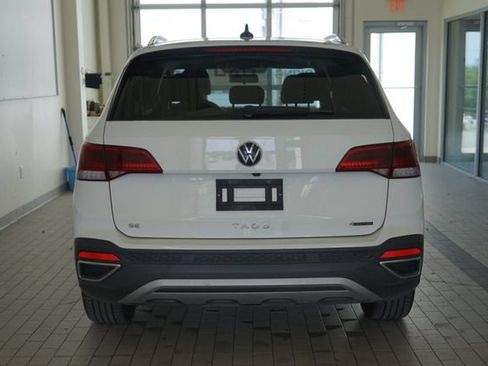 Used 2022 Volkswagen Taos SE w/ Panoramic Sunroof Package AWD/4WD image 12