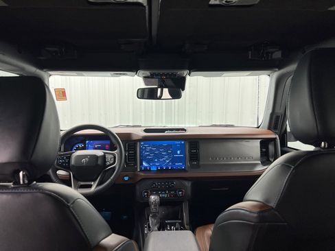 Used 2024 Ford Bronco Outer Banks image 16