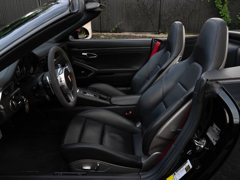 Used 2014 Porsche 911 Turbo image 52