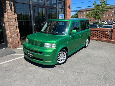 Used 2006 Scion xB FWD image 1