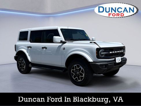New 2026 Ford Bronco Outer Banks AWD/4WD image 1