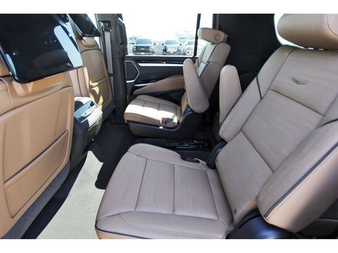 New 2026 Cadillac Escalade ESV Luxury image 7